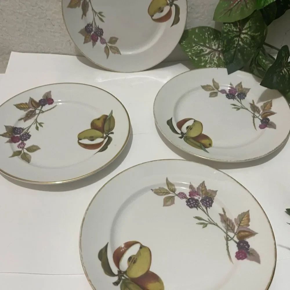 Royal Worcester Evesham Gold Bread Plates 6 5/8" England Discontinued Se…
